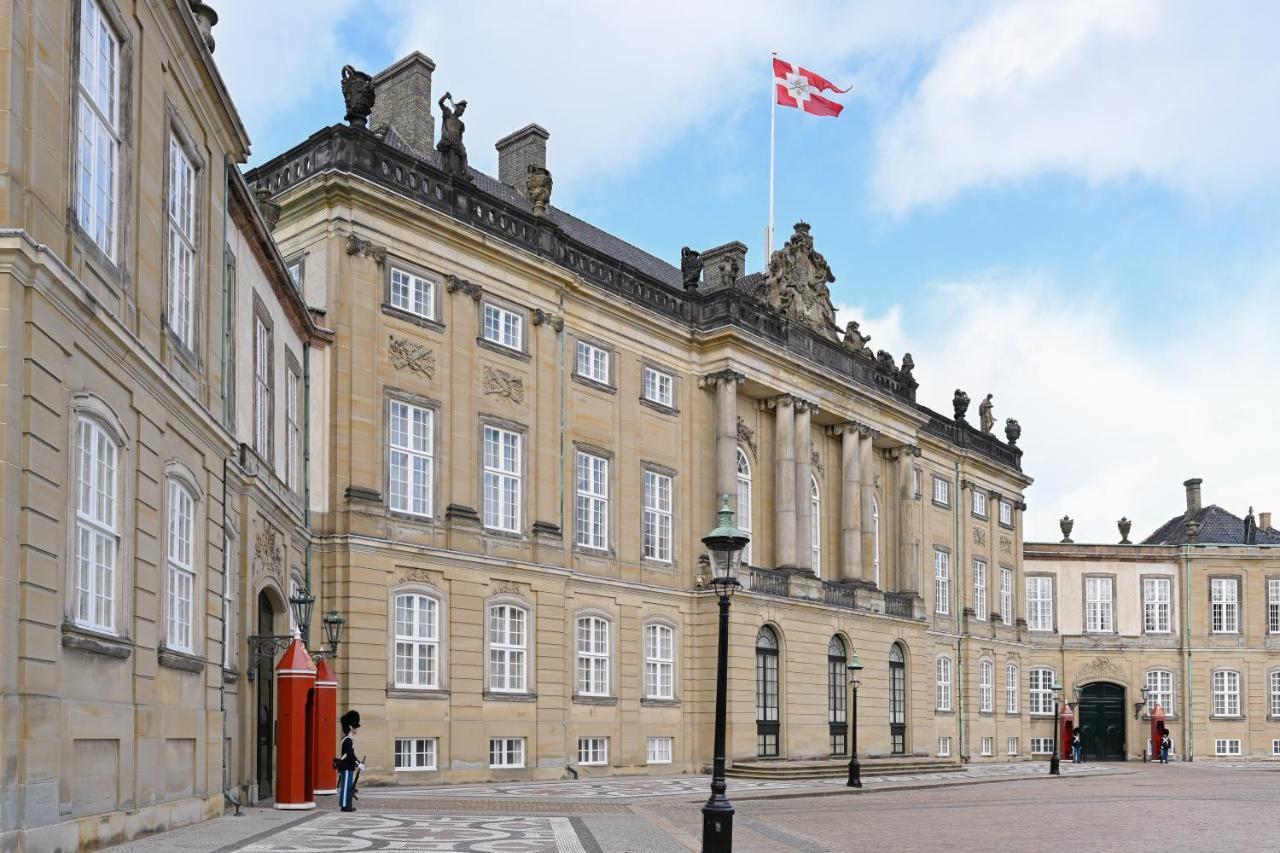 Store Kongensgade 70 * København