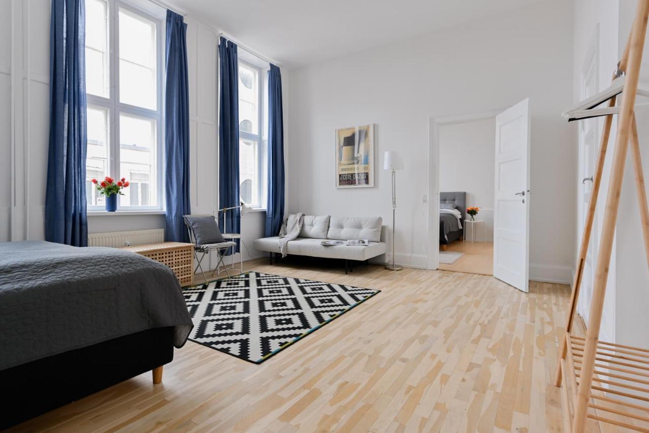 Store Kongensgade 70 * København